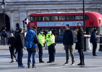 Reino Unido detecta 77 casos de la variante Covid sudafricana