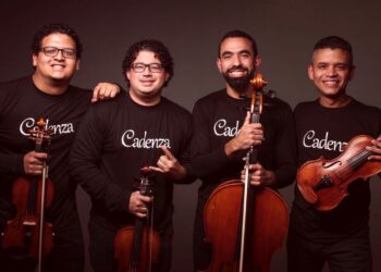 Cuarteto de cuerdas que ameniza el lugar que pisa