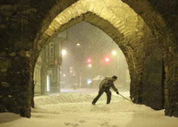 Feroz tormenta invernal azota norte y oeste de Alemania