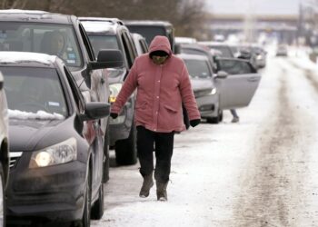 Estados Unidos necesita prepararse para más tormentas mortales, según los expertos