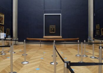 Sin multitudes, el Louvre tiene una rara oportunidad de renovarse
