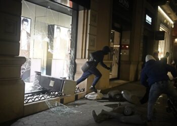 Barcelona ve sexta noche de protestas por rapero encarcelado