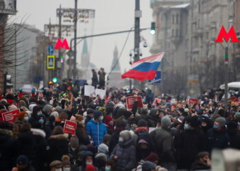 Rusia expulsa a diplomáticos de la UE e ignora el llamado para liberar a Navalny