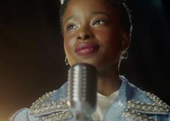 Amanda Gorman hace historia llevando poesía al Super Bowl