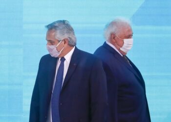 Escándalo de vacunas derroca al ministro de salud argentino