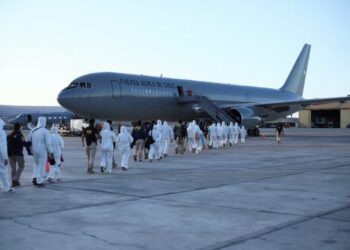 Migrantes venezolanos y colombianos fueron expulsados desde la frontera de Chile