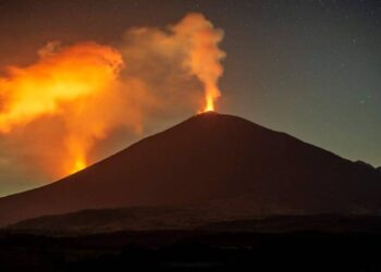 Volcán Pacaya en Guatemala incrementa su actividad