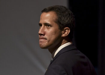 Panamá retira credenciales a diplomáticos de Guaidó y deja de reconocerlo como presidente interino