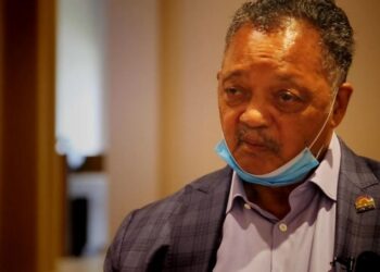 Jesse Jackson se recupera tras operación