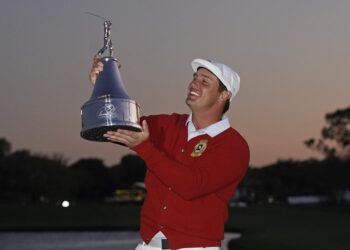 DeChambeau supera a Westwood por un tiro en Ball Hill