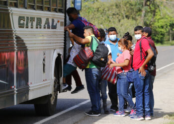 OPS pide a migrantes que no viajen por pandemia