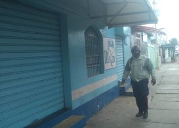 Oficiales cerraron más de 90 negocios de rubros no priorizados en una semana﻿