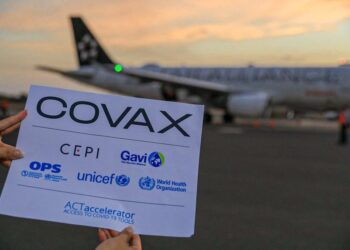 Guatemala y El Salvador reciben primeras vacunas de COVAX