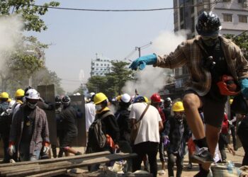 Myanmar: La policía dispara a los manifestantes en Bagan