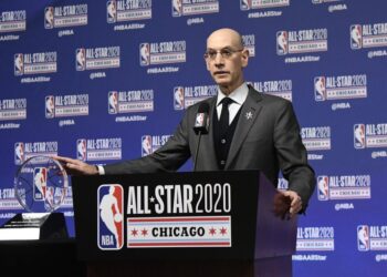 Silver: NBA volvería a la normalidad este año o en 2022