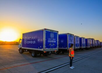El Salvador recibe un millón de vacunas chinas para Covid-19