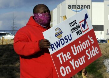 Trabajadores de Amazon buscan sindicato