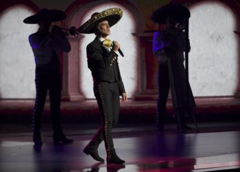 Alejandro Fernández recibirá Premio Ícono en los Latin AMAs