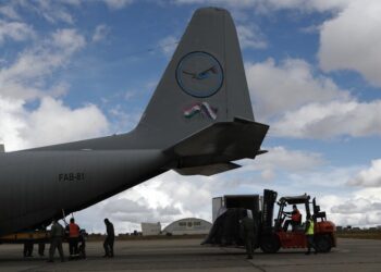 Bolivia recibe primer lote de vacunas de AstraZeneca mediante convenio COVAX