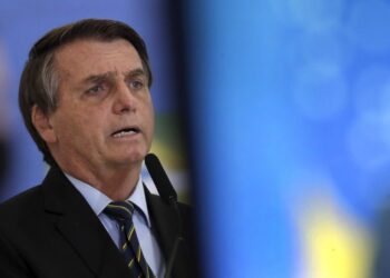 Bolsonaro continúa con su purga ministerial y reemplazó a cúpula militar