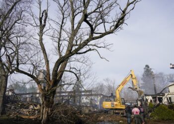 Bombero voluntario muerto en un incendio en un hogar de ancianos era padre de dos