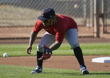 Indios: Ramírez y Reyes aislados por quebrantar protocolo