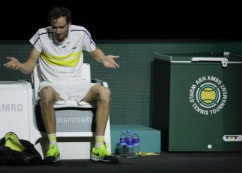 Medvedev y Zverev eliminados en 1ra ronda en Rotterdam