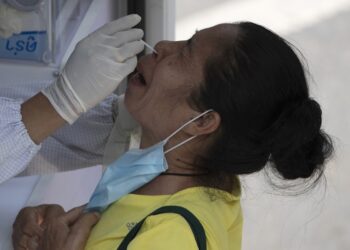 OMS: contagios de coronavirus suben un 10% en última semana