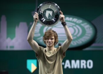 Rublev derrota a Fucsovics para coronarse en Rotterdam