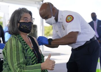 Estados Unidos distribuirá 27 millones de vacunas contra el coronavirus