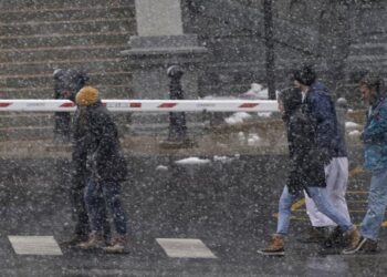 2 mil vuelos cancelados en Denver debido a la llegada de una fuerte tormenta de nieve