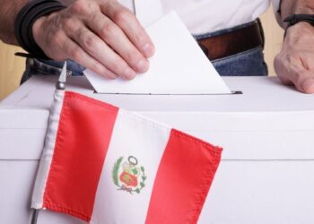 Perú busca presidente en pandemia y con votos fragmentados
