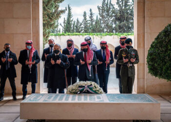 Rey y príncipe de Jordania aparecen en público