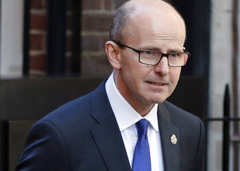 Espía británico: Rusia y China son amenaza para Occidente