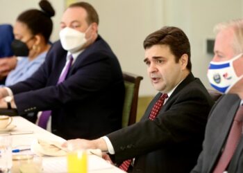 Zúñiga: EE.UU. está comprometido con ayuda a Centroamérica