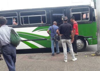 Usuarios denuncian incumplimiento de medidas de bioseguridad en el transporte público de Maturín