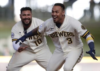 Bravos adquiere a Arcia de Cerveceros por dos pítchers