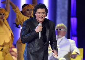 Carlos Vives está de luto por la muerte de su padre
