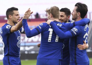 Chelsea avanza en cerrada lucha por boleto de 'Champions'