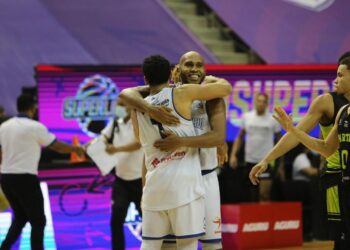 Gladiadores apeló a la épica guerrera y derrotó a Spartans