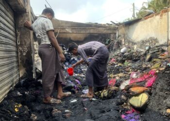 Incendio mata a tres en un mercado cerca del campamento de rohingya en Bangladesh