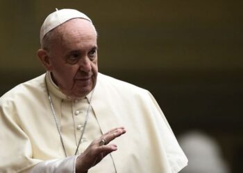 Grupos de mujeres católicas protestaron contra la posición de unión gay del Vaticano