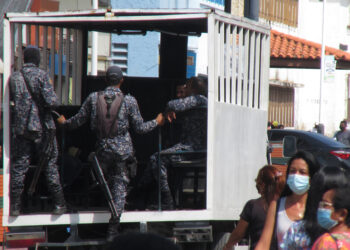 Atraparon a tres supuestos vendedores de marihuana