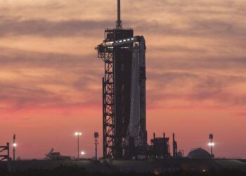 SpaceX apunta al lanzamiento de la tercera tripulación una hora antes del amanecer del viernes