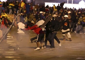 Colombianos reclaman cese de violencia policial