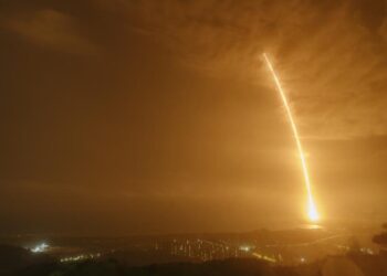 China lanza cohete de carga para su estación espacial
