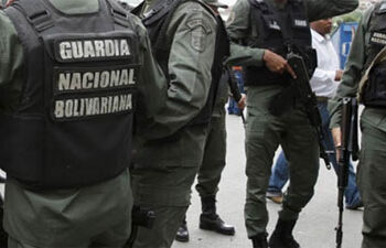 Capturaron a tres individuos con marihuana