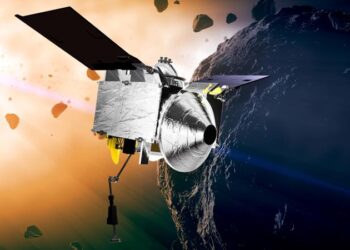 Nave espacial de la NASA comenzó viaje de dos años a casa con escombros de asteroides