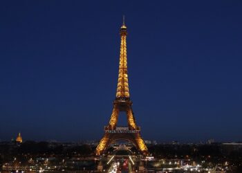 Iluminarán la Torre Eiffel con hidrógeno renovable