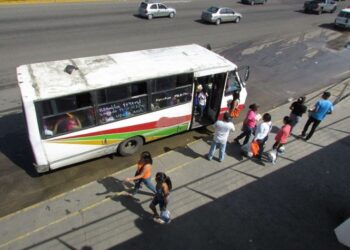 Se incrementa robo de teléfonos en el transporte público